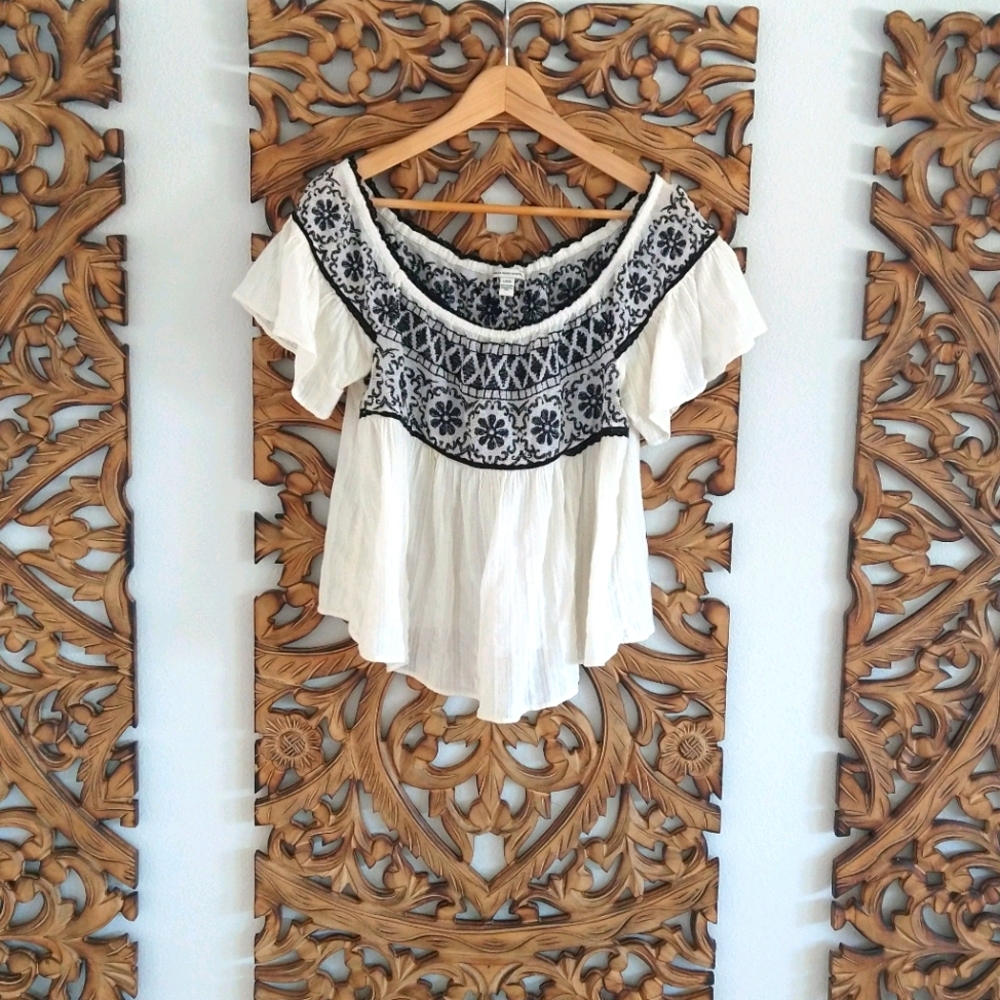 American Eagle peasant top